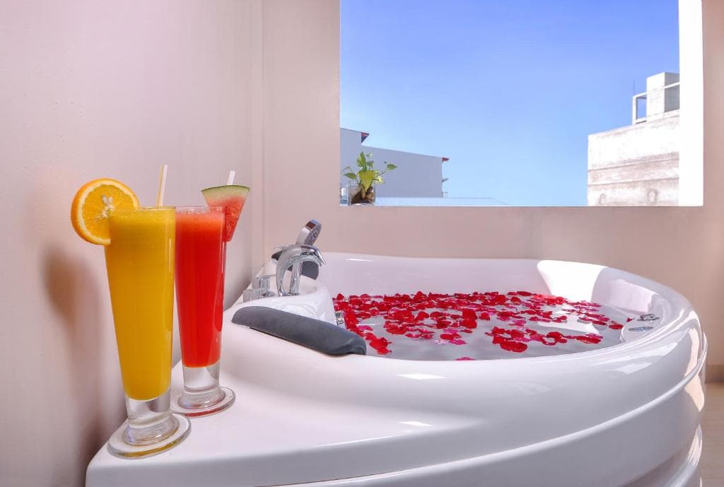 Triton Beach Hotel & Spa — photo 1